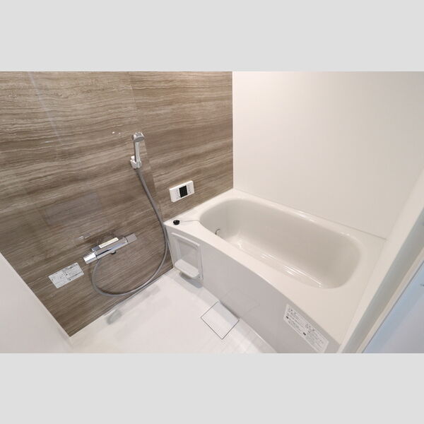 バス (202　浴室)