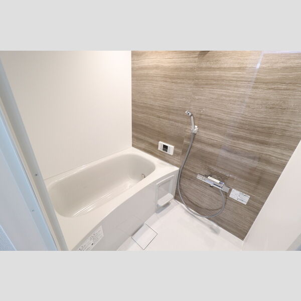 バス (203　浴室)