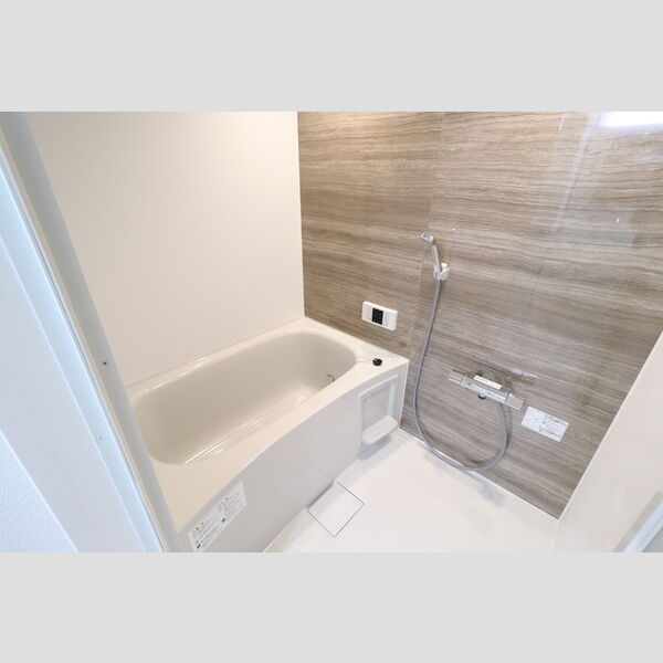 バス (205　浴室)