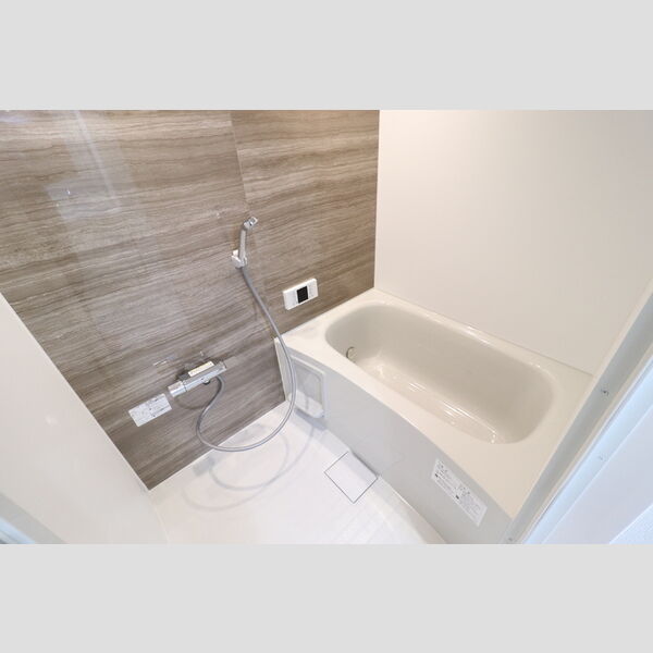 バス (301　浴室)