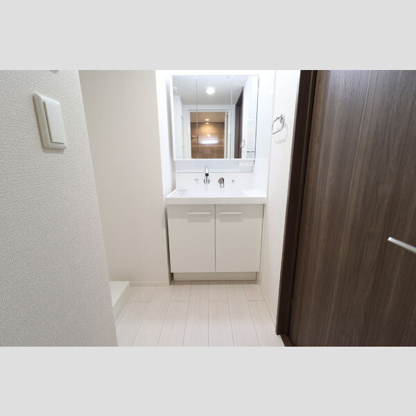 洗面所 (301　洗面所)