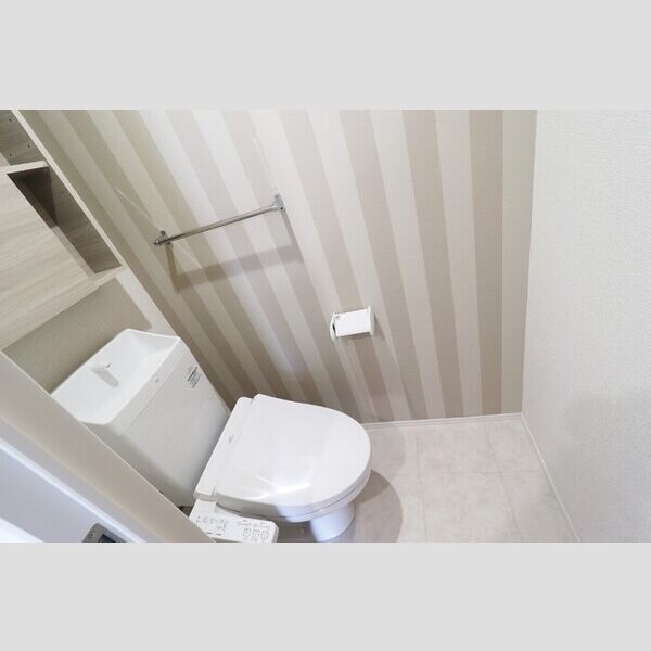 トイレ (温水洗浄暖房便座)