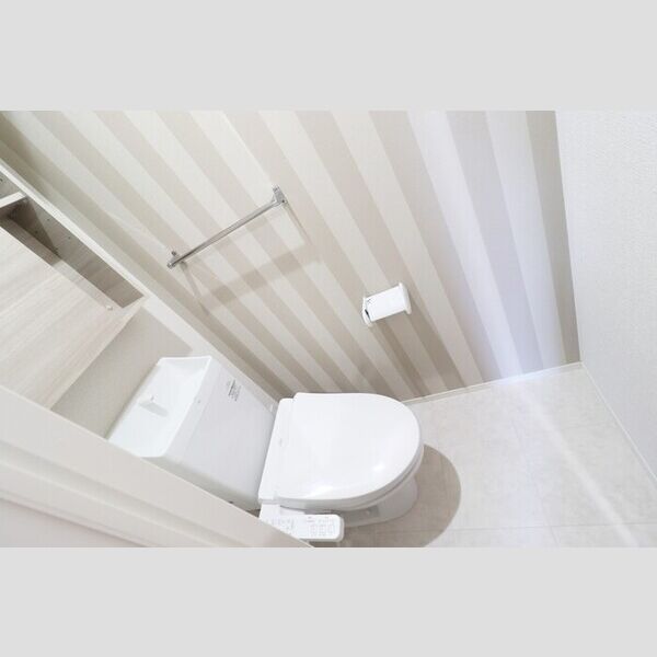 トイレ (温水洗浄暖房便座)