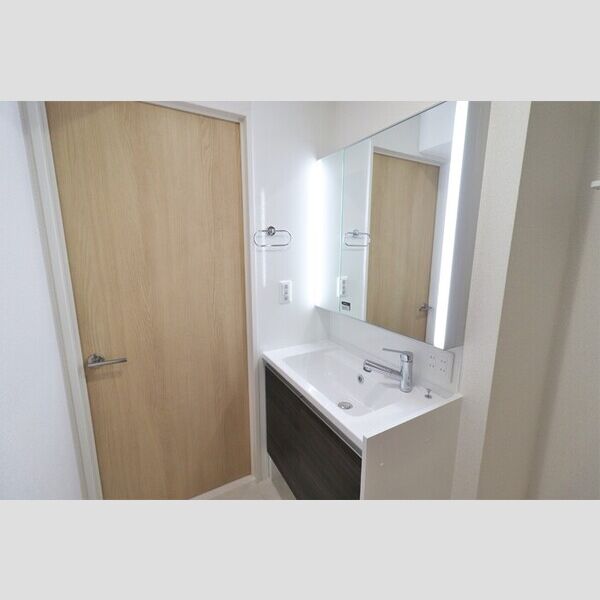 洗面所 (洗髪洗面化粧台)