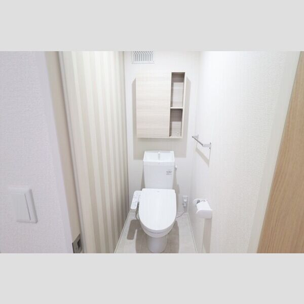 トイレ (温水洗浄暖房便座)