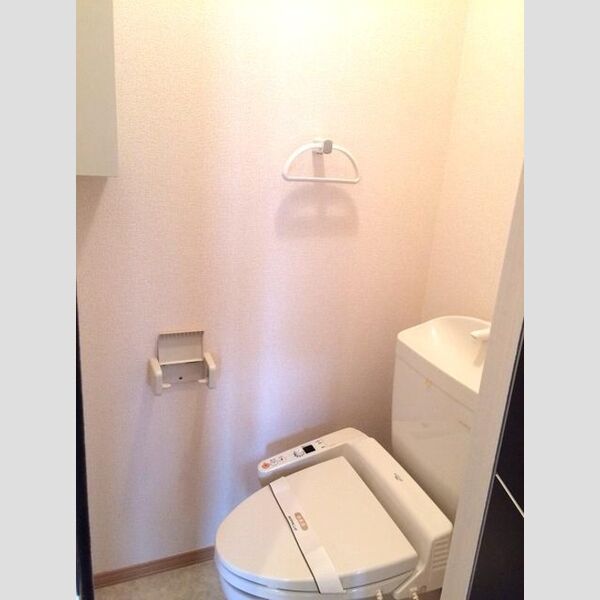 トイレ (トイレ)