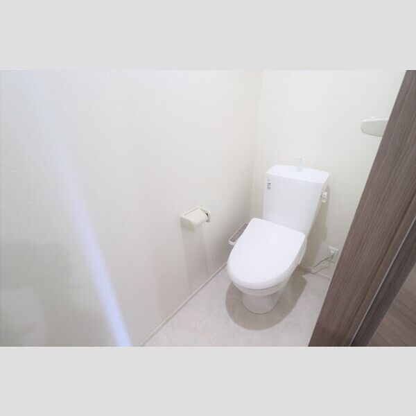 トイレ (温水洗浄暖房便座)