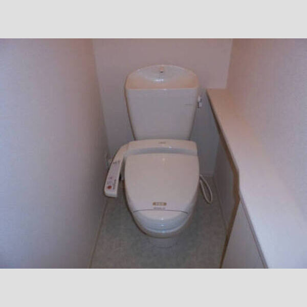 トイレ (トイレ)