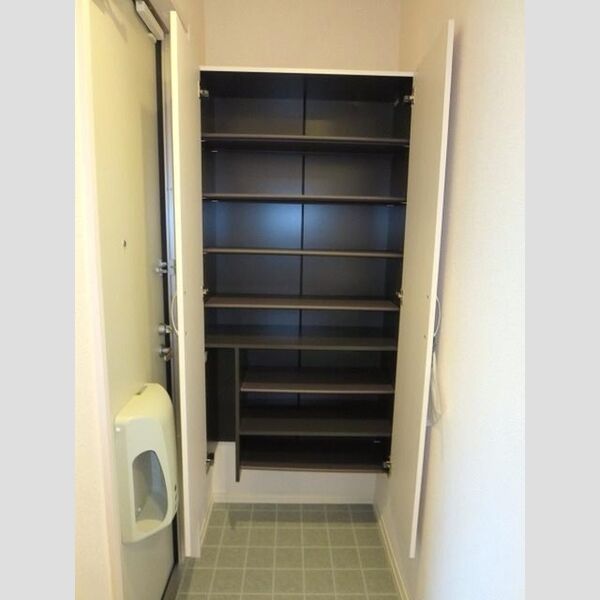 玄関 (シューズボックス)