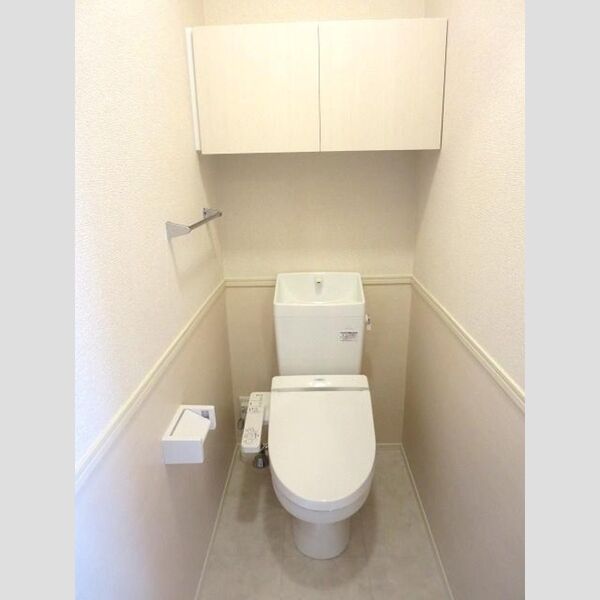 トイレ (トイレ)