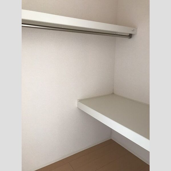 収納 (302 クローゼット)