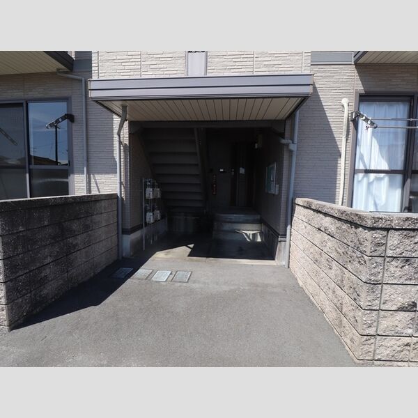 エントランス (エントランス)