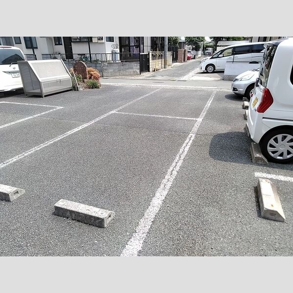 駐車場 (駐車場)