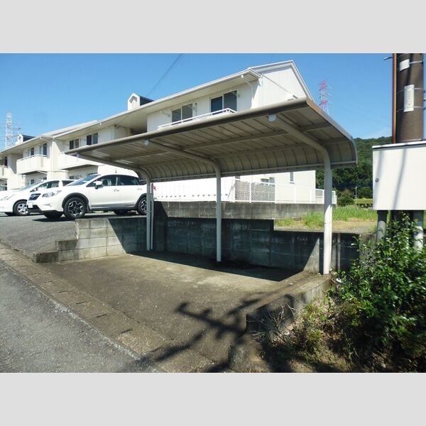 現地周辺 (駐輪場)