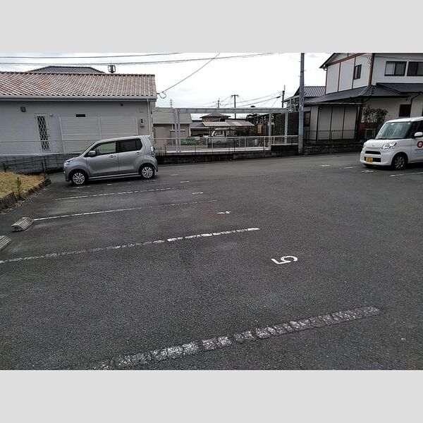 駐車場 (アーバンライフ 駐車場)