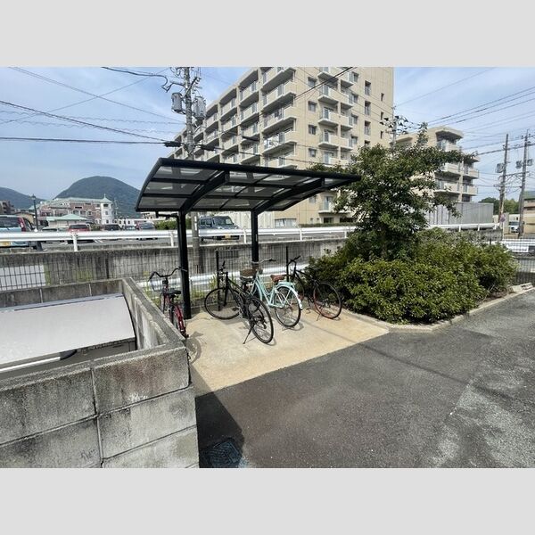 現地周辺 (パークサイド島崎　駐輪場)