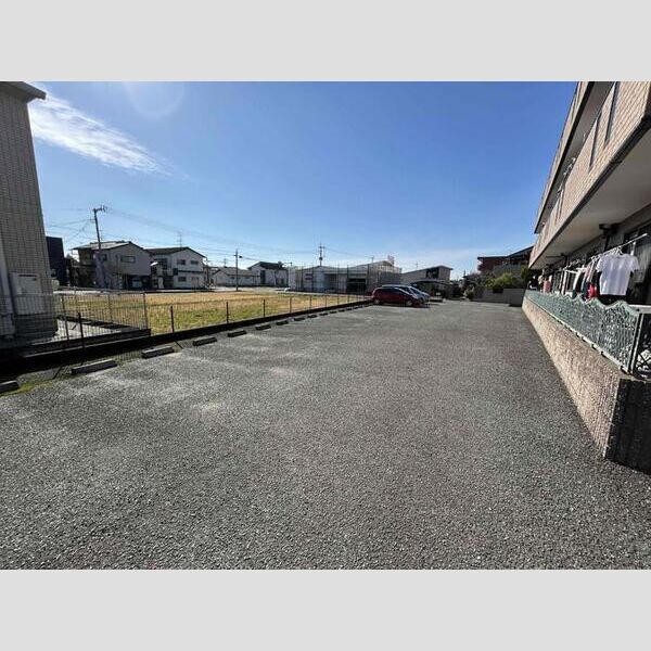 駐車場 (駐車場)