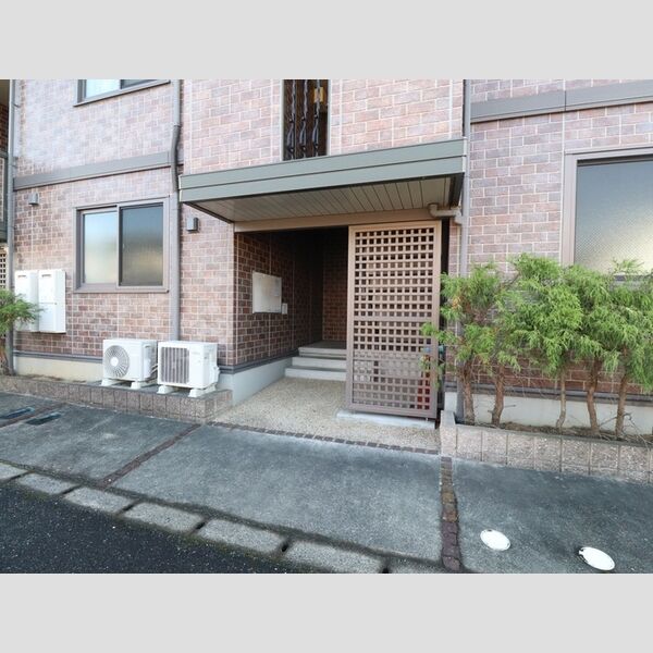 エントランス (エントランス)