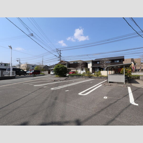 駐車場 (ブランルーチェ 駐車場)