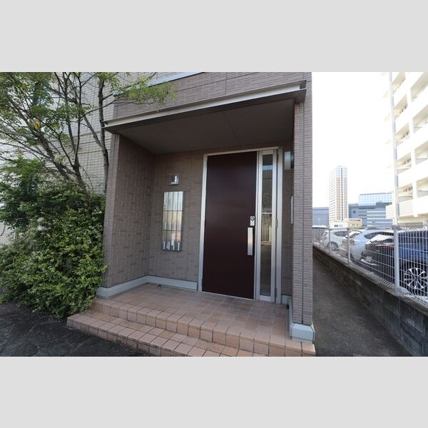 エントランス (エントランス)
