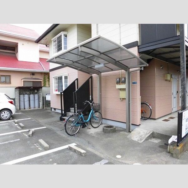 現地周辺 (駐輪場)