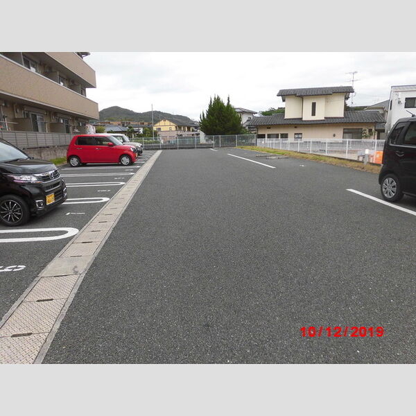 駐車場 (305駐車場)