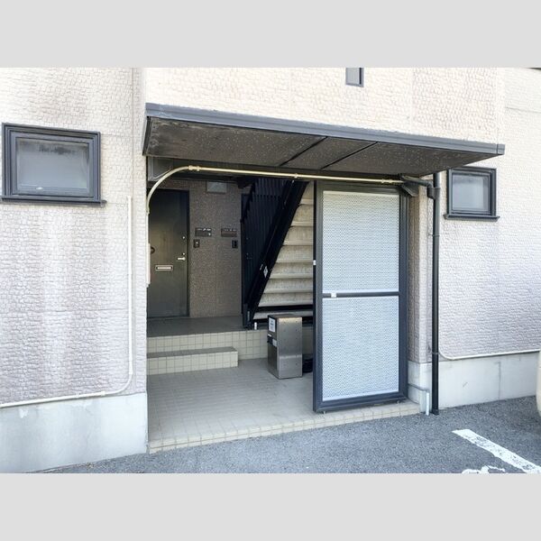 エントランス (エントランス)