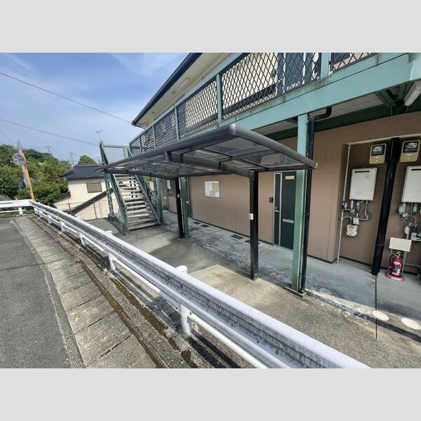 現地周辺 (駐輪場)