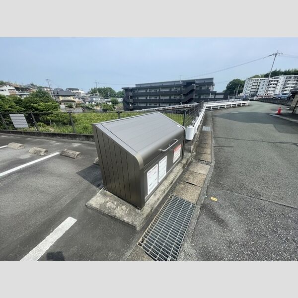 現地周辺 (ゴミ置き場)