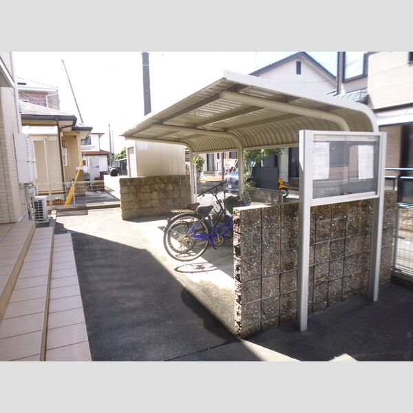 現地周辺 (駐輪場)