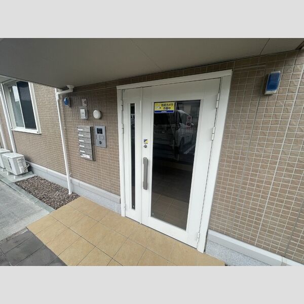 エントランス (エントランス)