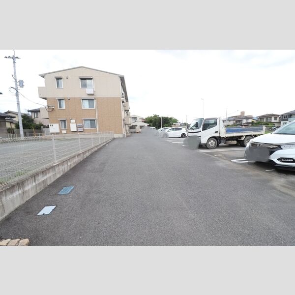 駐車場 (駐車場)