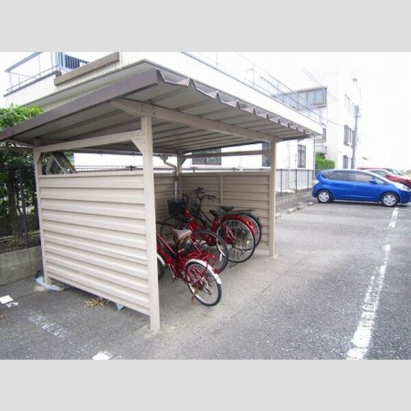 現地周辺 (駐輪場)