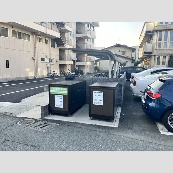 現地周辺 (ゴミ置き場)