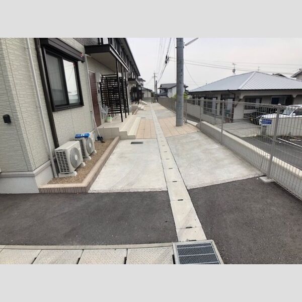 エントランス (エントランス)