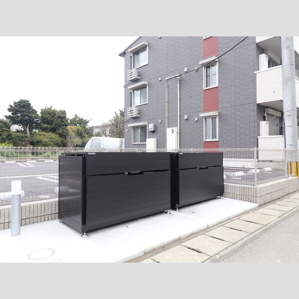 現地周辺 (ゴミ置場)