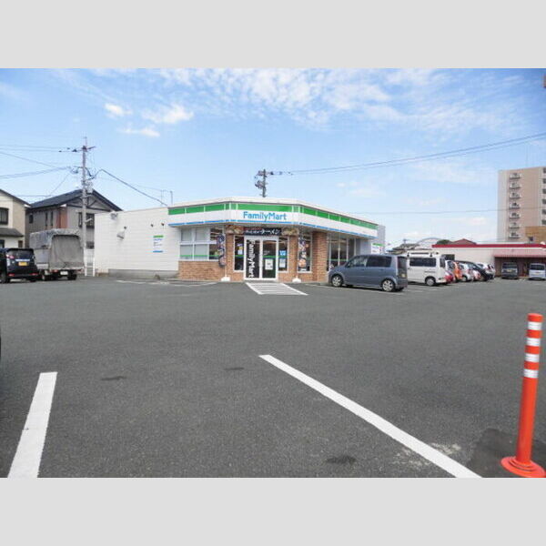 現地周辺 (ファミリーマート熊本戸島店 (439m))