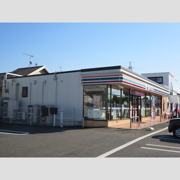 現地周辺 (セブンイレブン八代横手新町店まで272m)