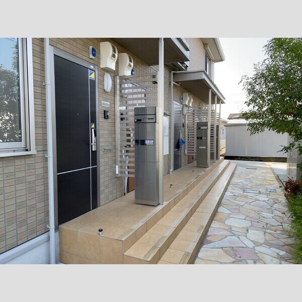 エントランス (エントランス)