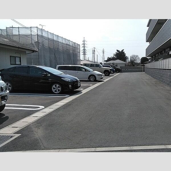 駐車場 (駐車場)