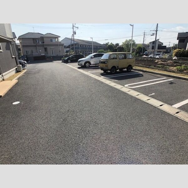 駐車場 (駐車場)