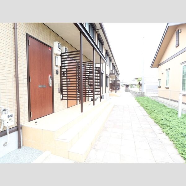 エントランス (エントランス)