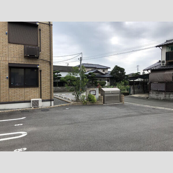 現地周辺 (ゴミ置き場)