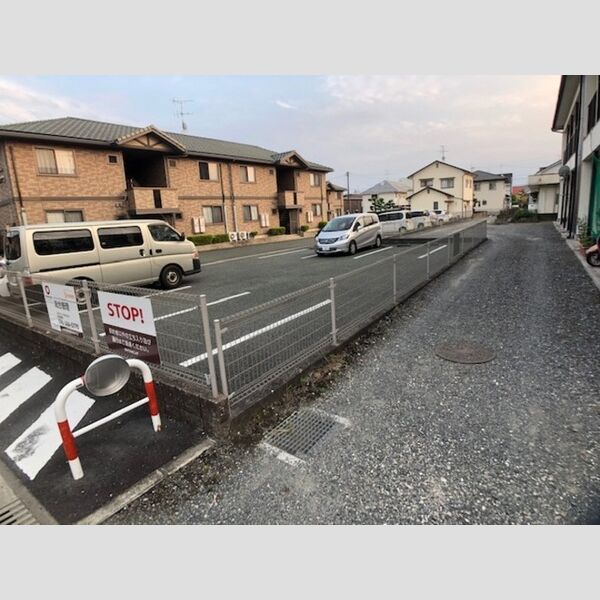 駐車場 (駐車場)