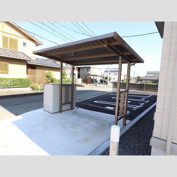 現地周辺 (駐輪場)