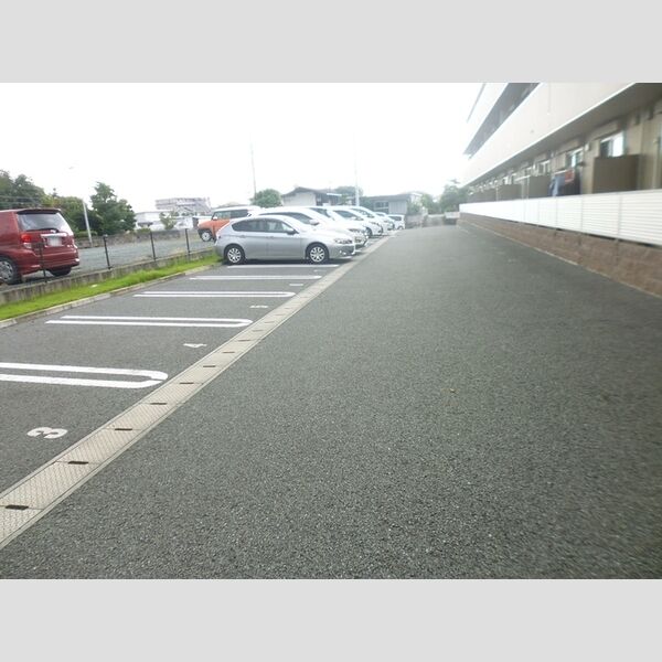 駐車場 (駐車場)