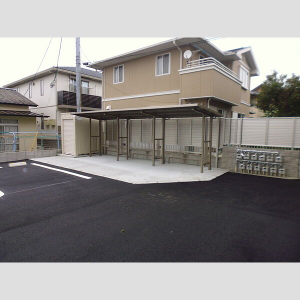 現地周辺 (駐輪場)