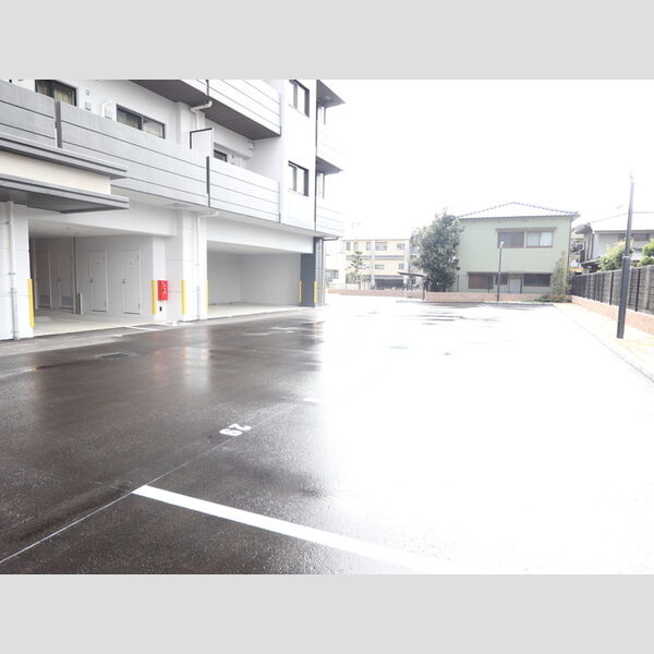 駐車場 (駐車場)