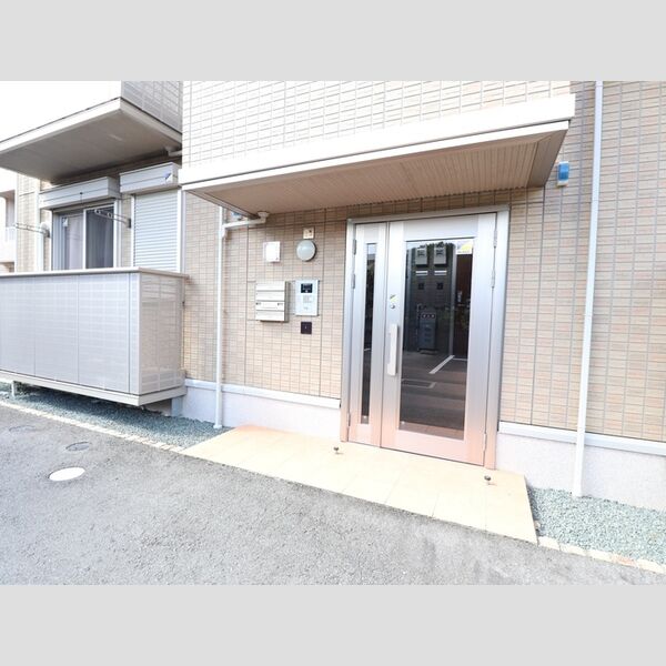 エントランス (エントランス)