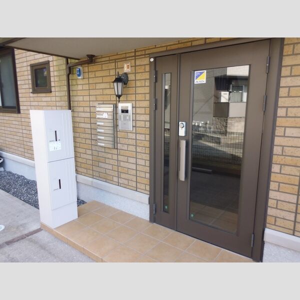 エントランス (エントランス)